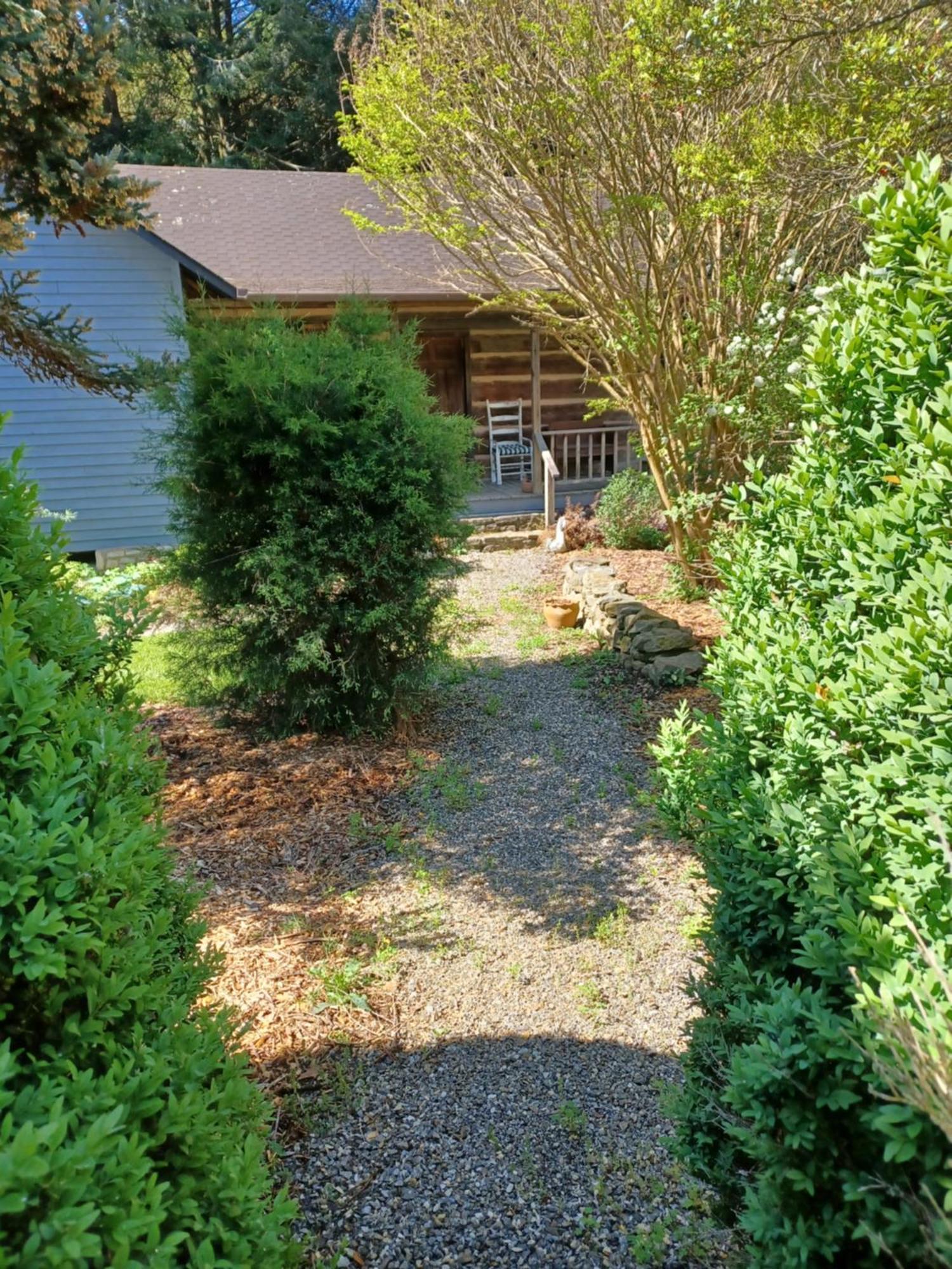 Restored1850S Log Cabin, With Gazebo And Gardens! 1 Mile To Downtown Weaverville Eksteriør bilde